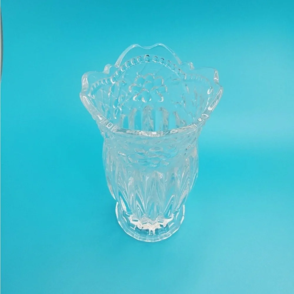 NEW in Box Studio Nova Floral Lace Bud flower floral Vase crystal 5” Gift 💕